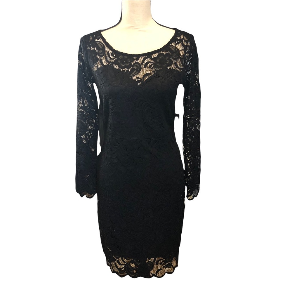 NWOT Ambiance long sleeve lace mid dress with sweetheart neck and open lace back